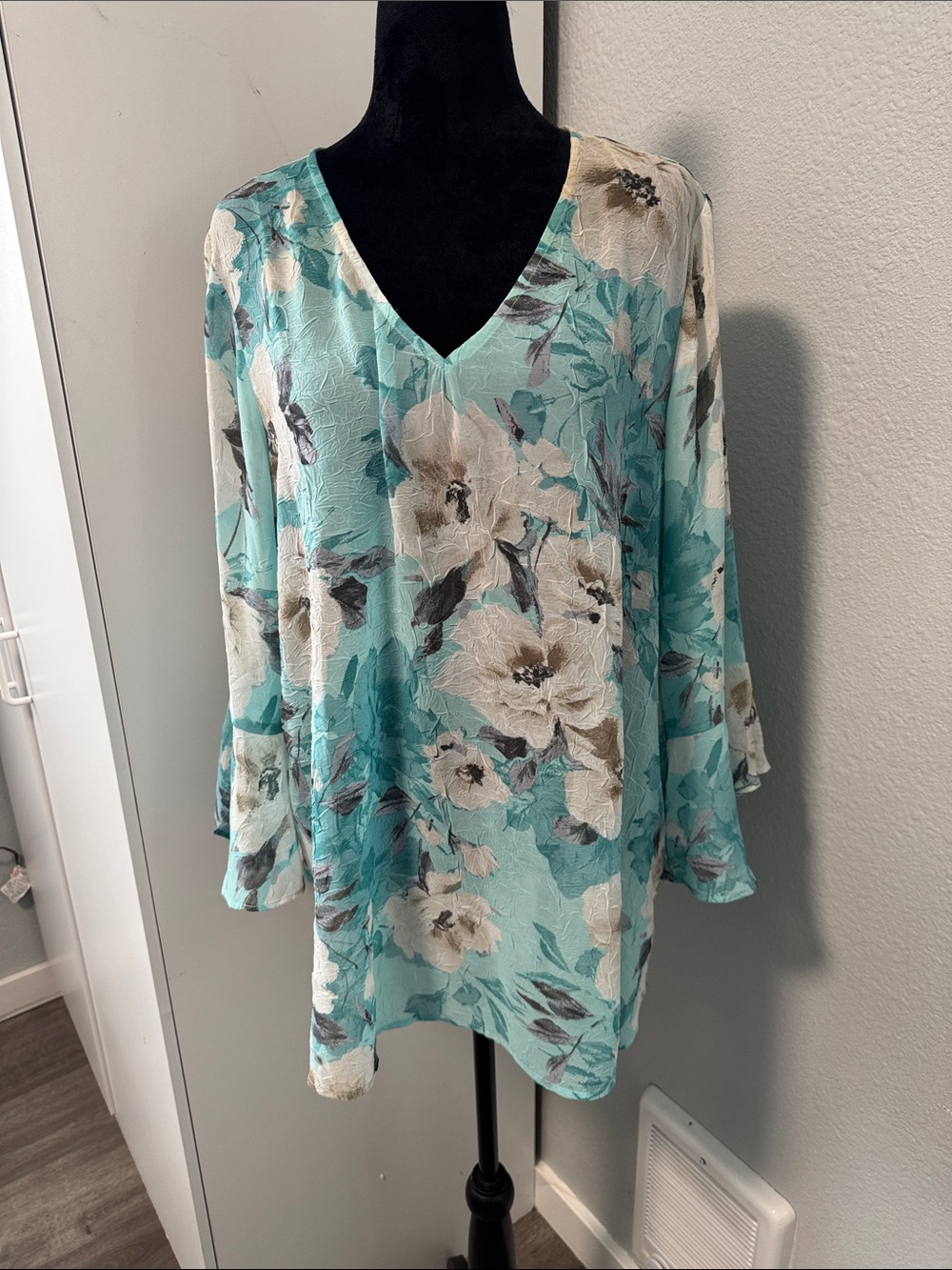 Sara Michelle Aqua Floral V-Neck Tunic